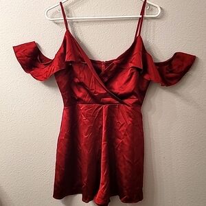 NWOT Kimchi Blue off the shoulders romper shorts Burgundy Size 6